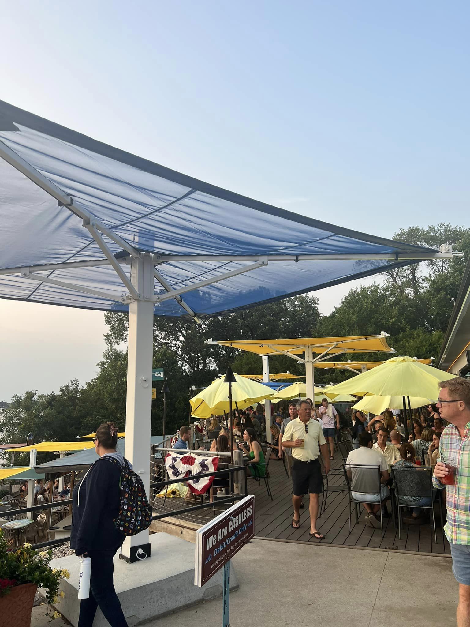 Restaurants & Bars